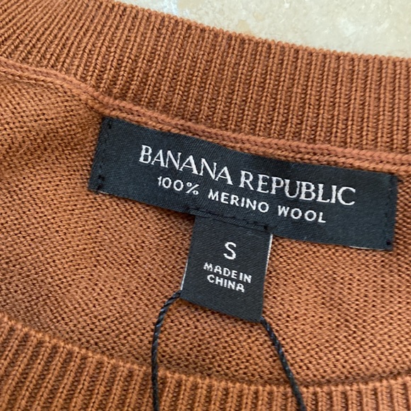 Banana Republic Tunic top. Size Small. One small flaw. - Picture 2 of 8